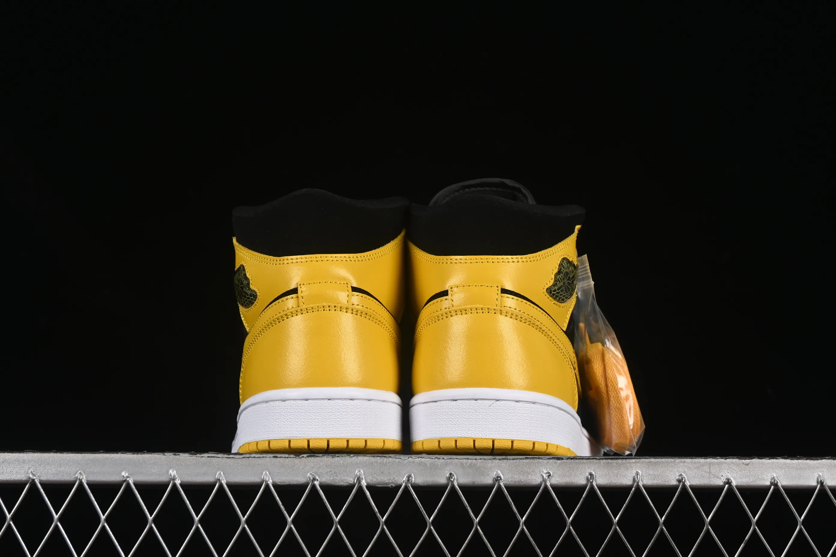All categories Air Jordan Jordan series basketball shoes Air Jordan 1 Mid Air Jordan 1 Mid AJ1 Joe 1 black and yellow mid-top cultural and casual sneakers HJ6654-071